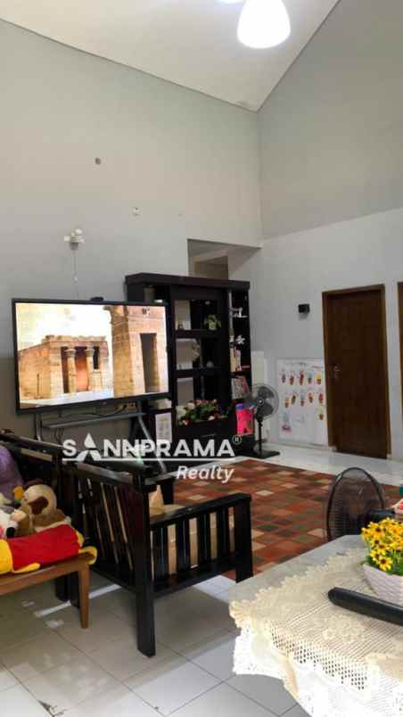 rumah luas di komplek pgri cilodong dijual cepat rn