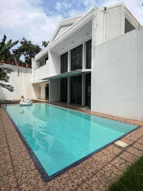 rumah lux di bangka 500 meter ke bangka raya ada pool