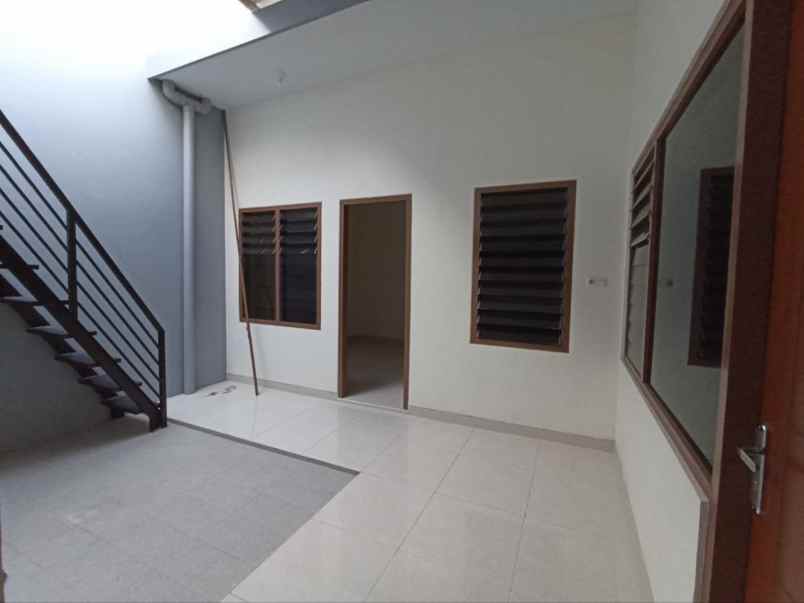 rumah manyar tirtoyoso selatan