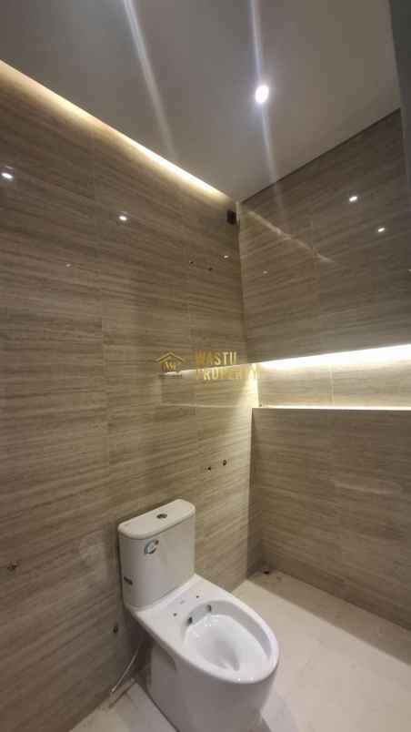 rumah mewah 2 lantai siap huni di purwomartani sleman