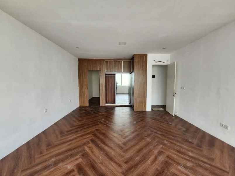 rumah mewah 3 lantai di citra garden 6 jkt barat