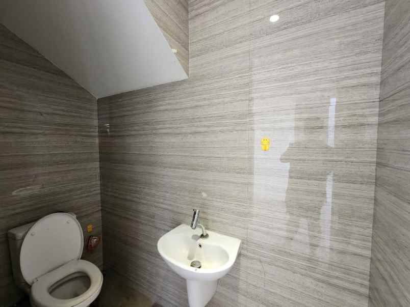 rumah mewah 3 lantai di citra garden 6 jkt barat