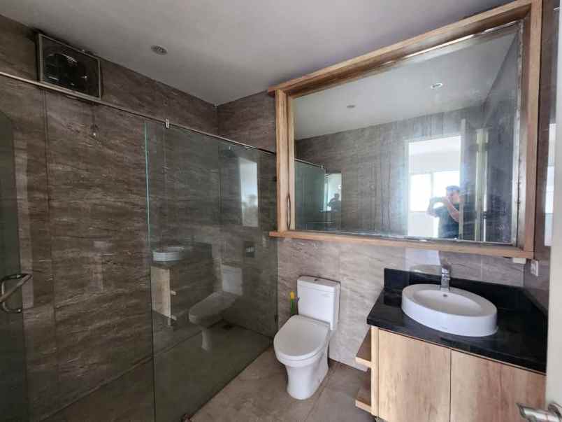 rumah mewah 3 lantai di citra garden 6 jkt barat