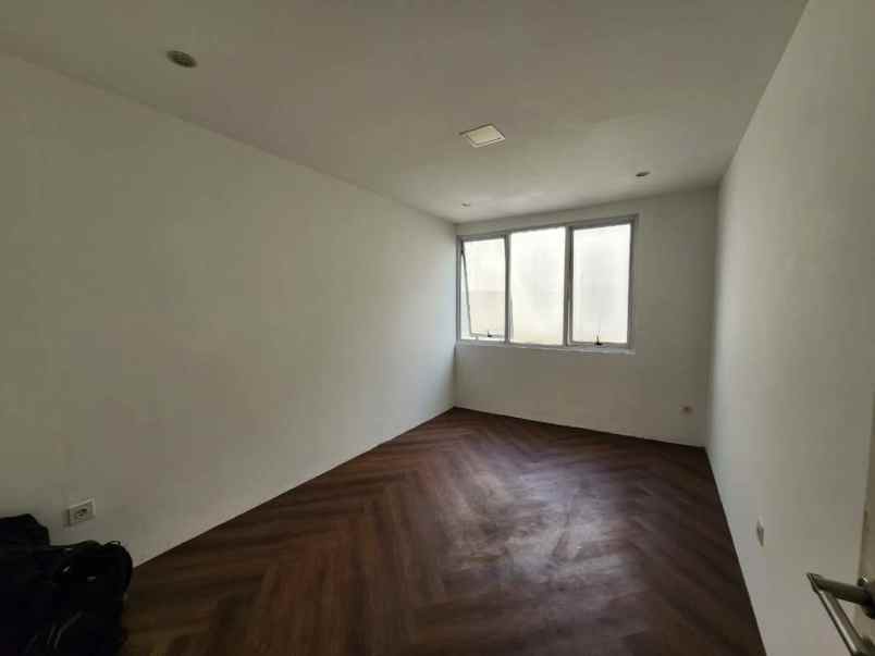 rumah mewah 3 lantai di citra garden 6 jkt barat