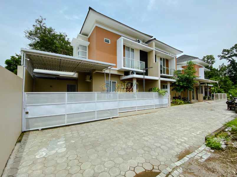 rumah mewah luas 8 menit ke polsek piyungan