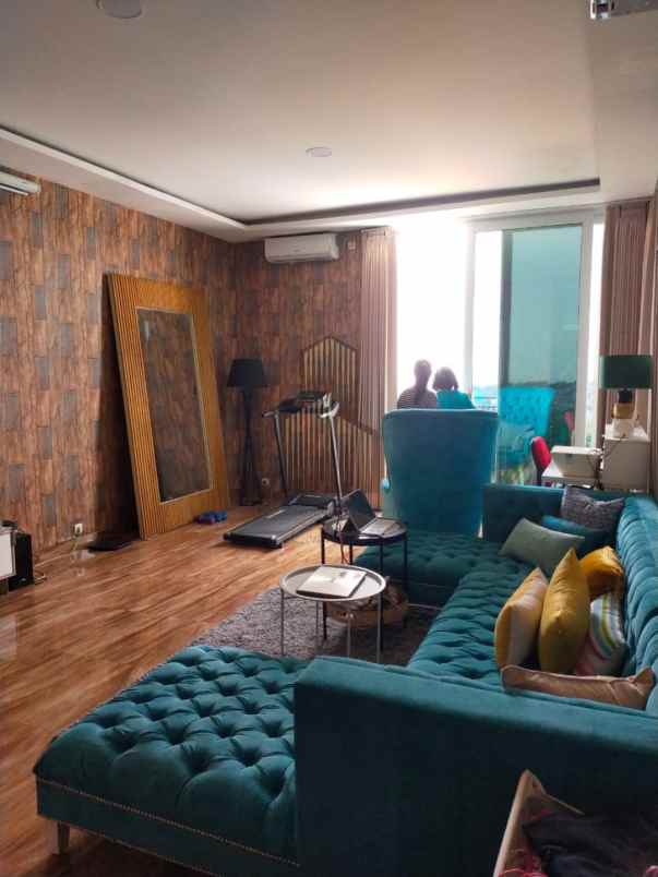 rumah mewah murah dua lantai di bukit sari