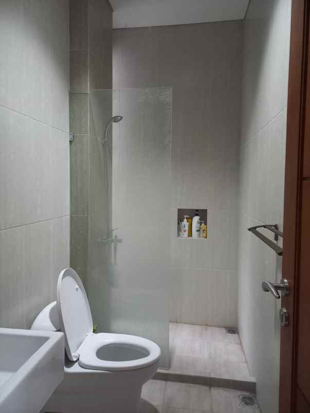 rumah mewah siap huni lokasi permata jingga suhat