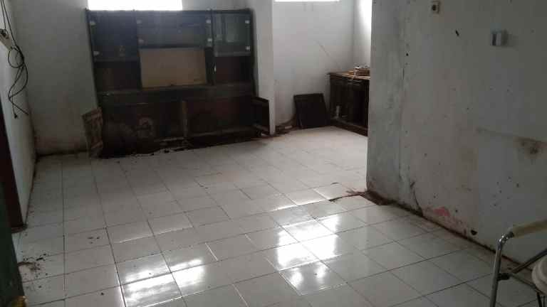 rumah murah 2 lantai zona komersil