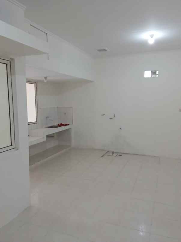 rumah murah di cluster fedora suvarna sutera tangerang