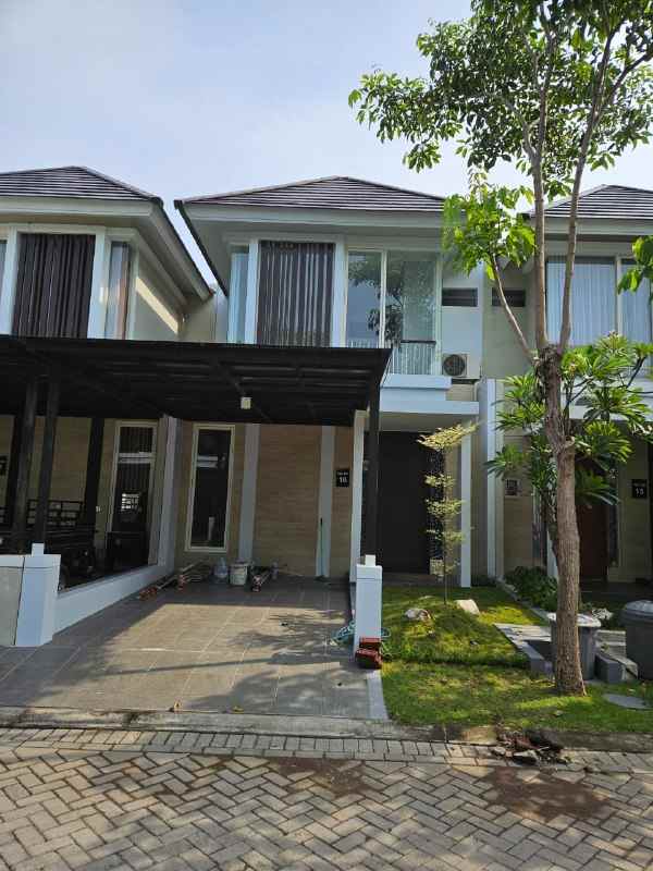 rumah northwest park hadap selatan