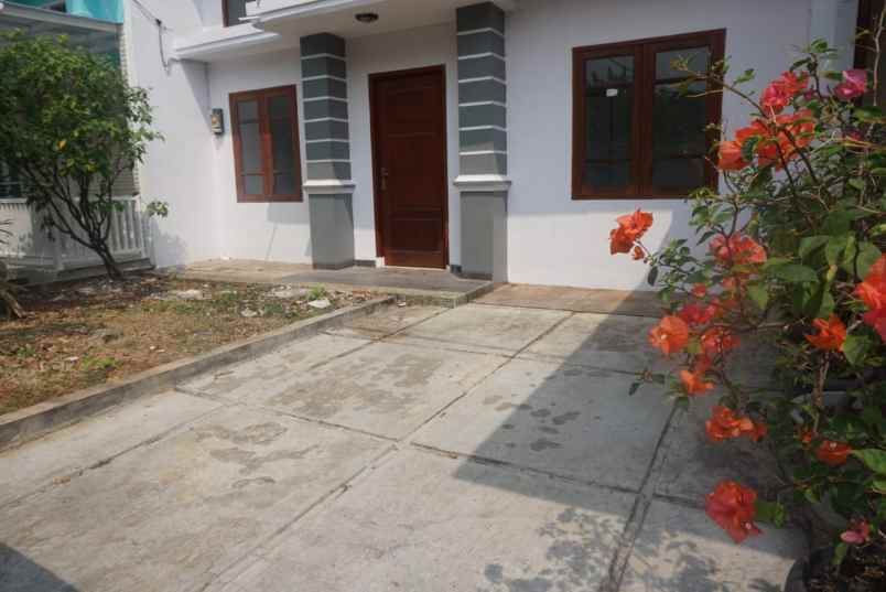 rumah pisangan ciputat timur