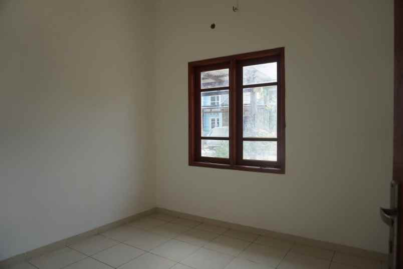 rumah pisangan ciputat timur