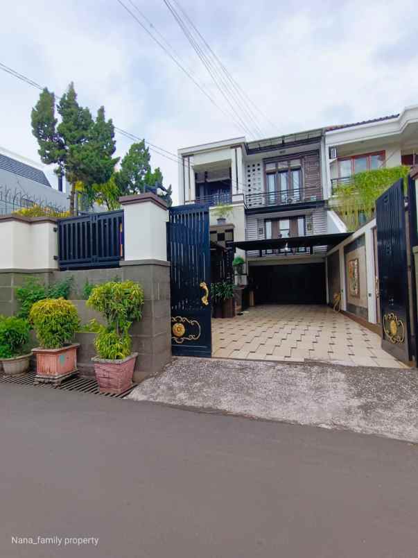 rumah second bagus dekat ke permata hijau jaksel