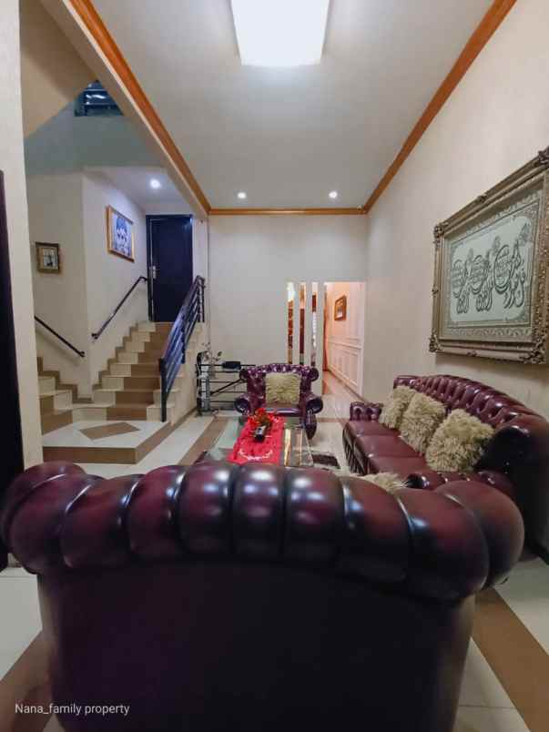 rumah second bagus dekat ke permata hijau jaksel