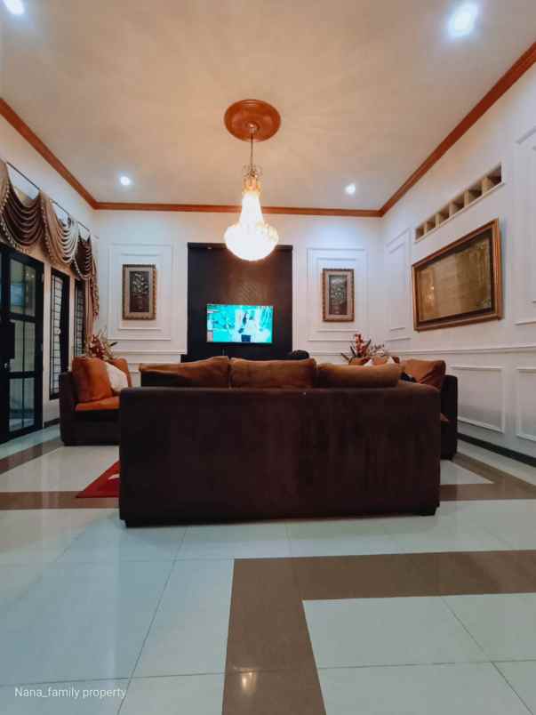 rumah second bagus dekat ke permata hijau jaksel