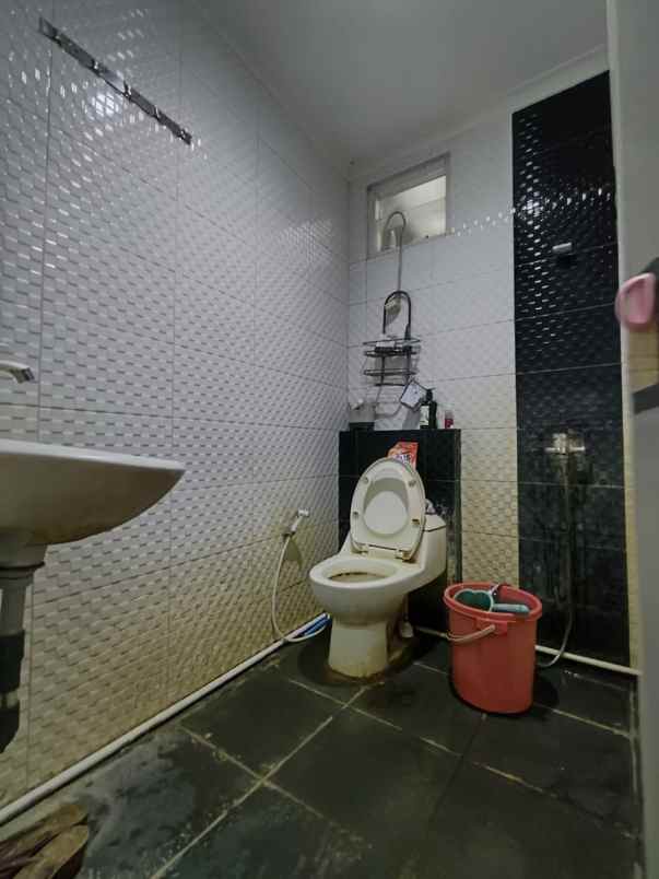 rumah second terawat dalam cluster di kalisari jaktim