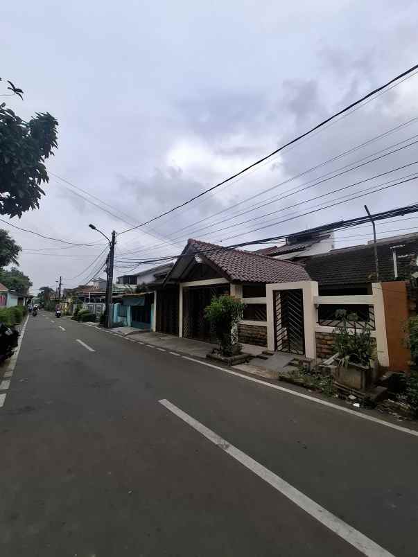 rumah secondary bebas banjir di pondok kopi jaktim