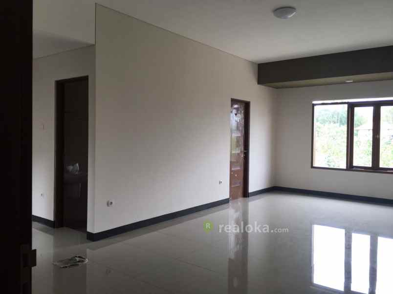 rumah sersan bajuri ters