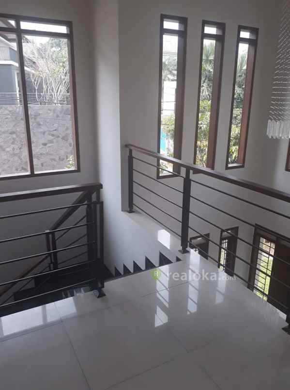 rumah setra duta sarijadi pasteur