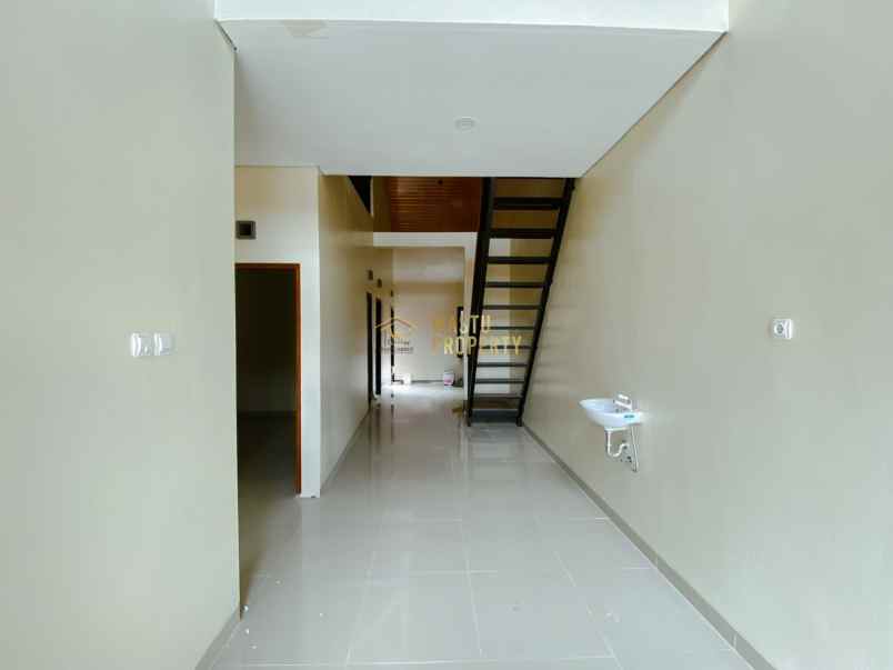 rumah siap huni carpot 2 mobil di wedomartani sleman