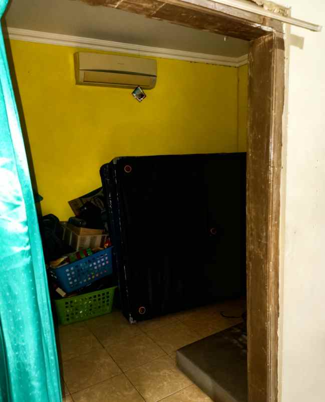 rumah siap huni dekat jalan ray