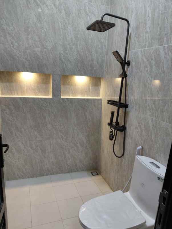 rumah siap huni lokasi strategis di griyaloka bsd