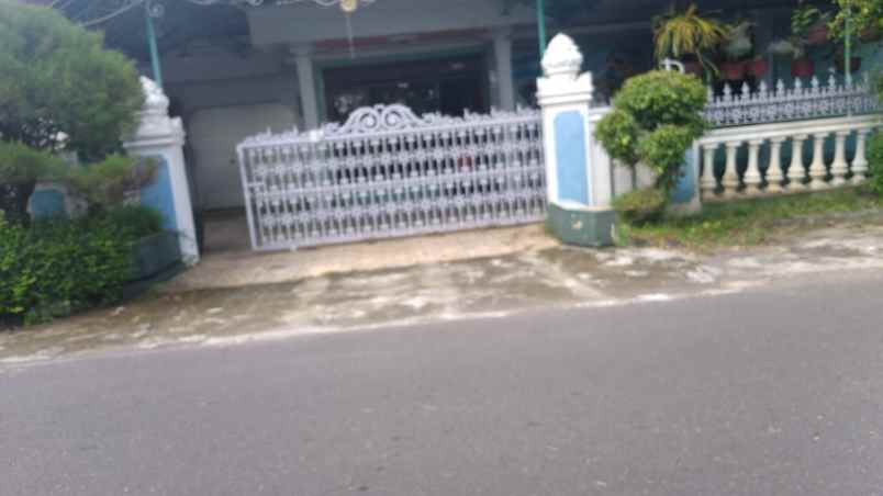 rumah strategis buka usaha karanganyar