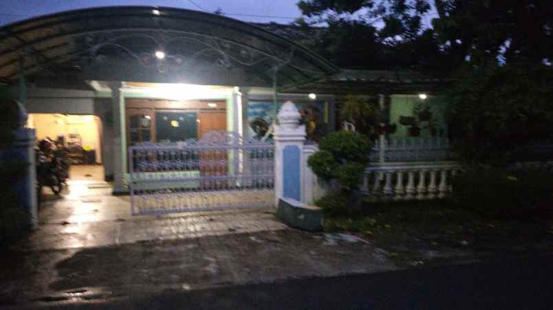 rumah strategis buka usaha karanganyar