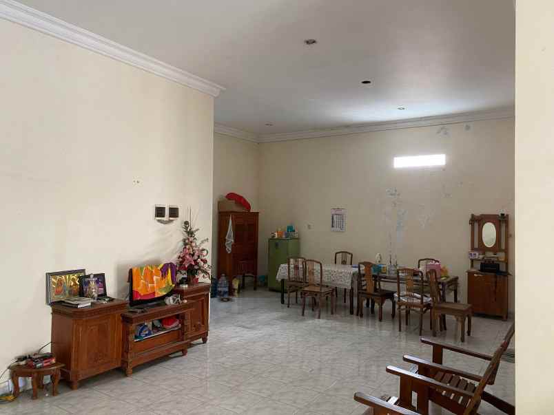 rumah tengah kota siap huni jalan supriyadi semarang