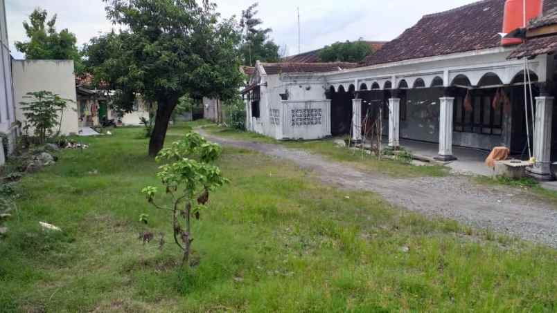 rumah tepi jl raya solo sragen