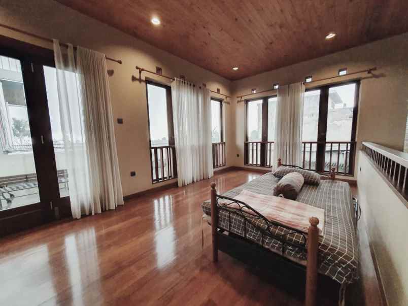 villa gunung geulis