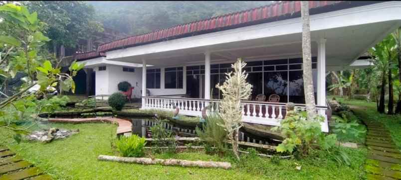 villa mewah siap huni lokasi trawas mojokerto