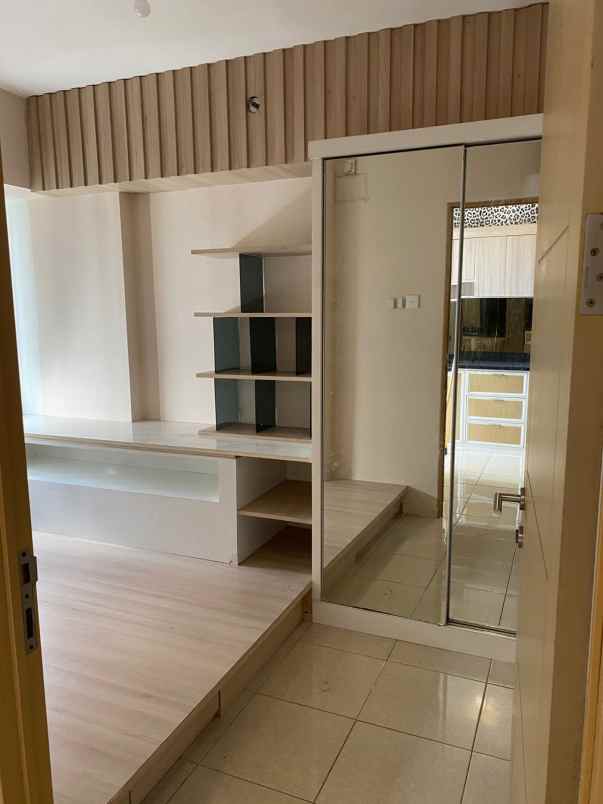 apartemen educity 2br semi furnished tower yale