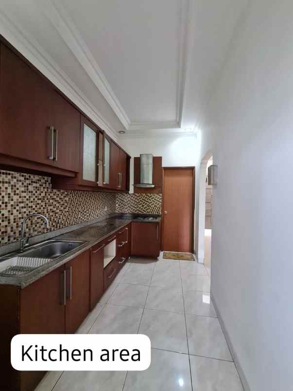 dijual cepat rumah nyaman dan aman grand wisata