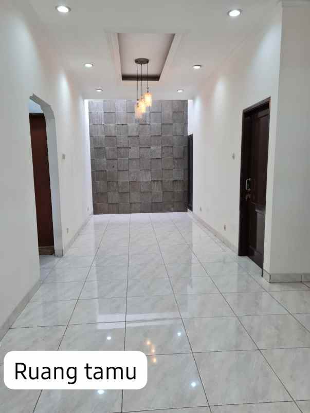 dijual cepat rumah nyaman dan aman grand wisata
