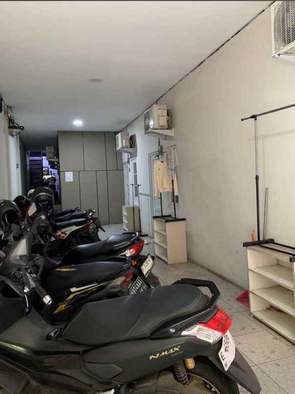 dijual kost jatinegara kaum