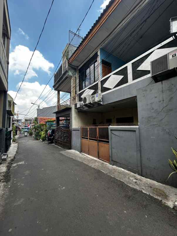 dijual kost jl kebon jeruk