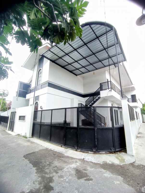 dijual kost kaliurang km 14