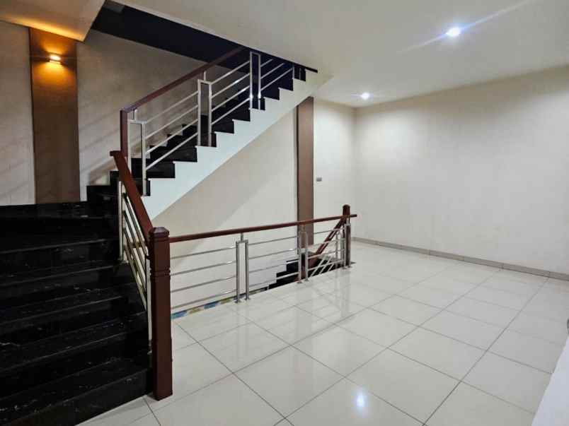 dijual ruko gudang kantor komplek cemara asri jalan