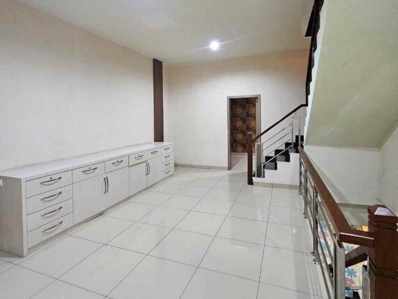 dijual ruko gudang kantor komplek cemara asri jalan