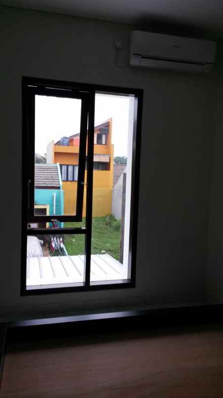 dijual rumah 2 lantai di the address cibubur