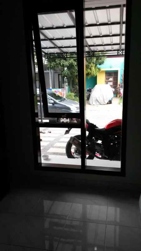 dijual rumah 2 lantai di the address cibubur