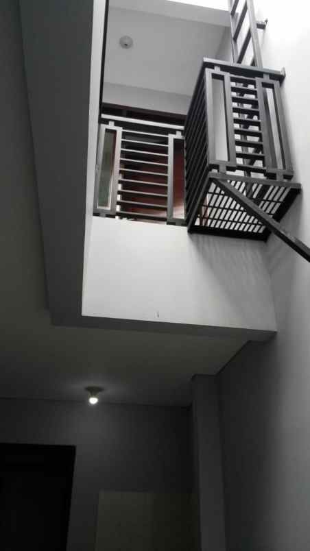 dijual rumah 2 lantai di the address cibubur