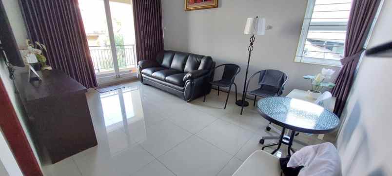 dijual rumah agung barat