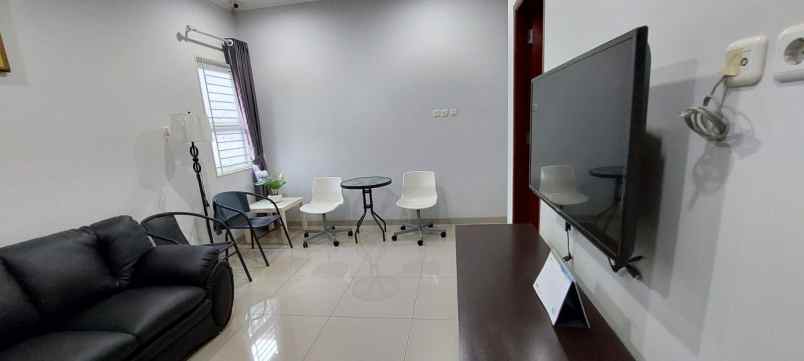 dijual rumah agung barat