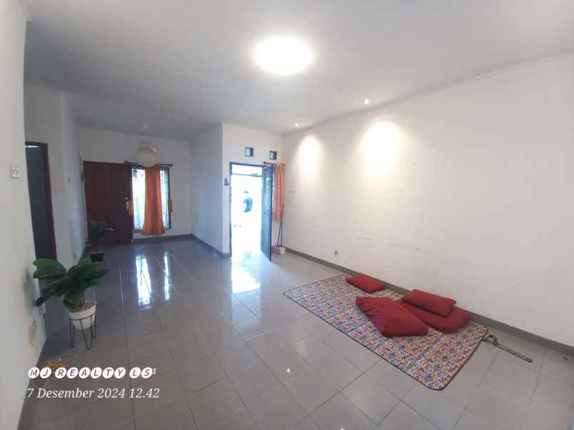 dijual rumah antapani