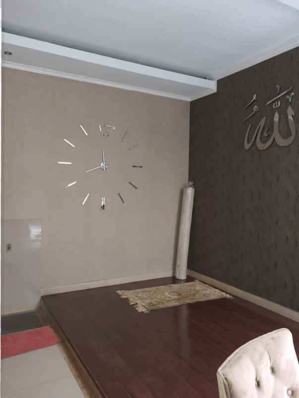 dijual rumah antapani