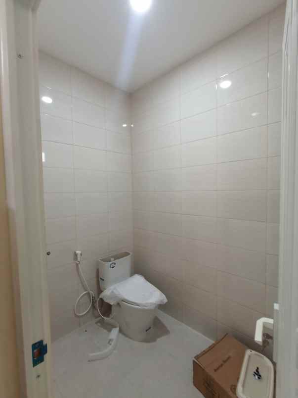 dijual rumah araya 2