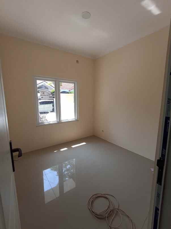 dijual rumah araya 2