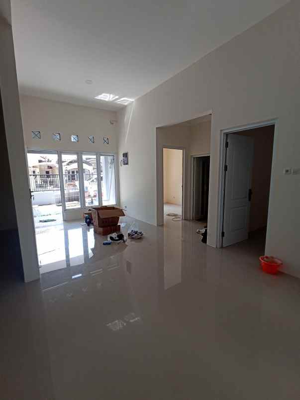 dijual rumah araya 2